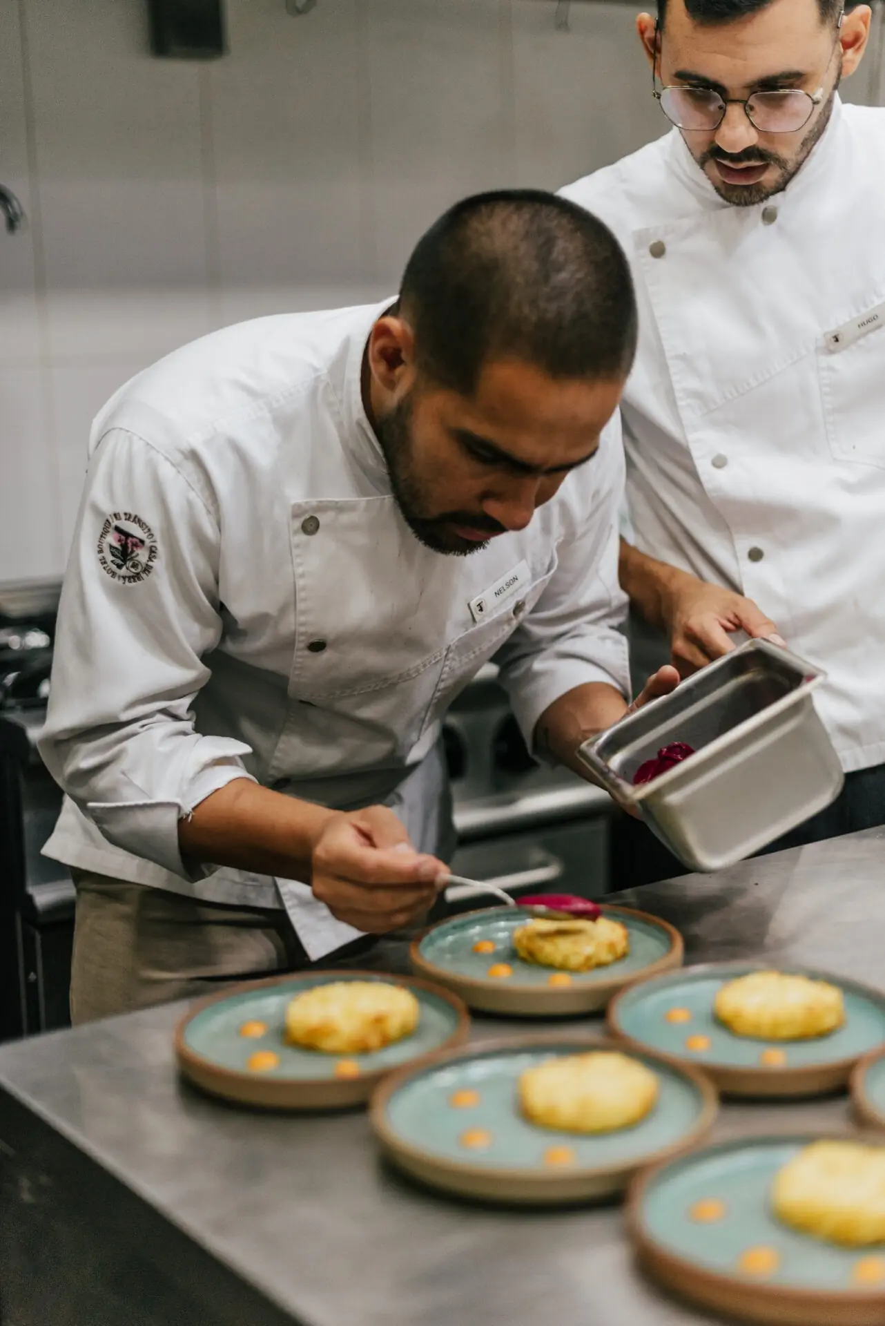 Salón comedor El Tránsito Lodge — gastronomía del Iberá en el Parque Nacional
