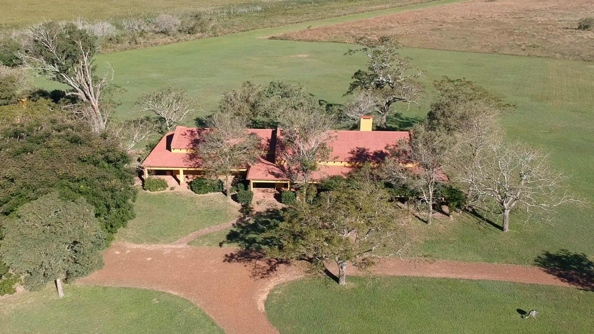 Casa Yaguareté living y exteriores